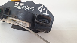 FECHADURA PORTA TRASEIRO DIREITO CHEVROLET CRUZE 2012