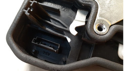 FECHADURA TRASEIRA ESQUERDA BMW 320I 2016