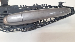 MAÇANETA EXTERNA TRASEIRO ESQUERDO FIAT TORO 2018 A 2021 TRASEIRA