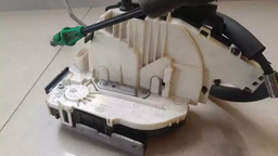 FECHADURA DIANTEIRA DIREITA DODGE JOURNEY 2014 2015