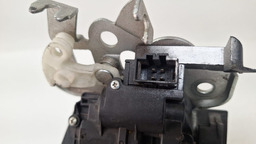 FECHADURA PORTA TAMPA TRASEIRA AUDI Q3 2014 A 2017