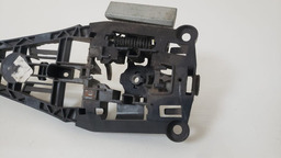 MAÇANETA DIANTEIRO ESQUERDO GM S10 2013 A 2016 DIANTEIRA