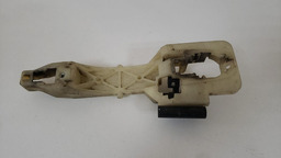 MAÇANETA TRASEIRO ESQUERDO HYUNDAI I30 2007 A 2012 SUPORTE TRASEIRA