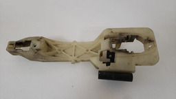 MAÇANETA TRASEIRO ESQUERDO HYUNDAI I30 2007 A 2012 SUPORTE TRASEIRA