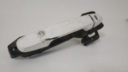 MAÇANETA EXTERNA DIANTEIRA DIREITA TOYOTA HILUX 2005 A 2015