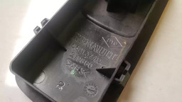 MOLDURA BOTÃO DIANTEIRO DIREITO RENAULT LOGAN 2011 A 2013