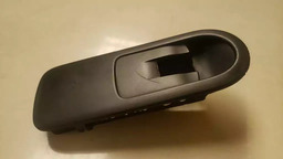 MOLDURA BOTÃO DIANTEIRO DIREITO RENAULT LOGAN 2011 A 2013