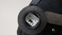 FECHADURA PORTA DIANTEIRA DIREITA TOYOTA HILUX 2005 A 2015