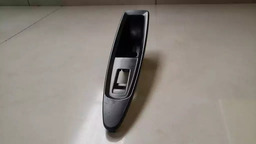 MOLDURA BOTÃO TRASEIRO ESQUERDO CITROEN C4 PALLAS 2008-2010