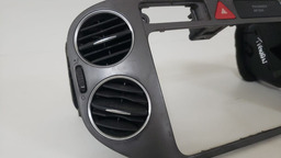 MOLDURA PAINEL CENTRAL VW TIGUAN 2009 A 2015 COM DETALHE