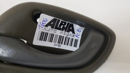 MAÇANETA INTERNA DIANTEIRA ESQUERDA GM TRACKER 2001 A 2008