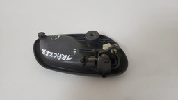 MAÇANETA INTERNA DIANTEIRA ESQUERDA GM TRACKER 2001 A 2008