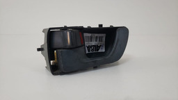 MAÇANETA INTERNA D E MITSUBISHI SPACE WAGON 1998 A 2004 DIANTEIRA