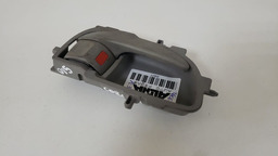 MAÇANETA INTERNA DIANTEIRA DIREITA TOYOTA COROLLA 2015 2019