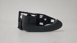 MAÇANETA INTERNA DIANTEIRA ESQUERDA TOYOTA RAV4 2008 A 2012