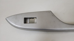 MOLDURA BOTÃO TRASEIRO DIREITO TOYOTA COROLLA 2009 A 2014