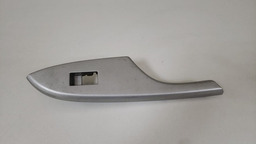 MOLDURA BOTÃO TRASEIRO DIREITO TOYOTA COROLLA 2009 A 2014