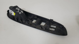 MOLDURA BOTÃO DIANTEIRO ESQUERDO NISSAN VERSA 2012 A 2019