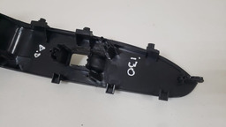 MOLDURA BOTÃO DIANTEIRO DIREITO HYUNDAI I30 2007 A 2012