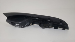 MOLDURA BOTÃO TRASEIRO ESQUERDO NISSAN VERSA 2012 A 2019