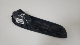 MOLDURA BOTÃO TRASEIRO ESQUERDO NISSAN VERSA 2012 A 2019