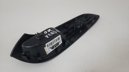 MOLDURA BOTÃO TRASEIRO ESQUERDO NISSAN VERSA 2012 A 2019