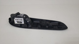 MOLDURA BOTÃO TRASEIRO ESQUERDO NISSAN VERSA 2012 A 2019