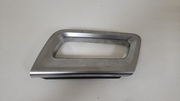 MOLDURA PUXADOR INTERNO PORTA T D GM CAPTIVA 2008 A 2015 CINZA