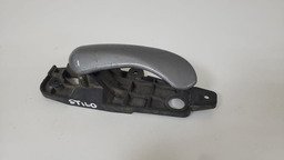 MAÇANETA PORTA INTERNA DIANTEIRA D FIAT STILO 2003 A 2011