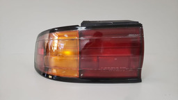 LANTERNA ESQUERDA TOYOTA CAMRY 1993 A 1997 ESQUERDO/MOTORISTA VERMELHO