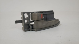 PUXADOR PORTA TRASEIRA ESQUERDA TOYOTA COROLLA 2003 A 2008