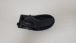 MAÇANETA INTERNA DIANTEIRA ESQUERDA FORD FOCUS 2001 A 2007