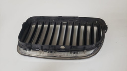 GRADE DIANTEIRA LADO DIREITO BMW 535I 2014 2015 COM DETALHE PRETO