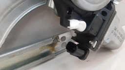 MAQUINA VIDRO TRASEIRA DIREITA NISSAN VERSA 2019 ORIGINAL