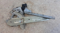 MAQUINA VIDRO DIANTEIRA ESQUERDA PEUGEOT 3008 2011