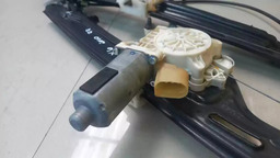 MÁQUINA VIDRO DIANTEIRA DIREITA BMW X6 XDRIVE 4.4 2009 2010