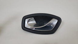 MAÇANETA INTERNA TRASEIRA ESQUERDA RENAULT CAPTUR 2016 2018