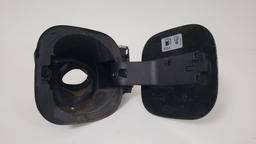 TAMPA PORTINHOLA COMBUSTÍVEL GM TRACKER 2013 A 2016