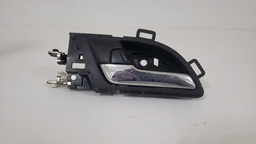 MAÇANETA INTERNA TRASEIRA ESQUERDA HONDA CRV 2008 A 2012