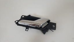 MAÇANETA INTERNA TRASEIRA DIREITA GM CAPTIVA 2009 A 2015