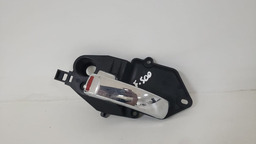 MAÇANETA INTERNA LADO ESQUERDO FIAT 500 2009 A 2015 DIANTEIRA