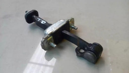 LIMITADOR PORTA TRASEIRO LADO DIREITO GM ONIX 1.4 2013 2014