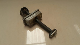 LIMITADOR PORTA TRASEIRA ESQUERDA FORD FOCUS 2008 A 2012