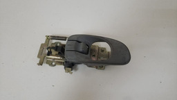 MAÇANETA INTERNA DIANTEIRA ESQUERDA KIA CLARUS 1998 1999