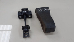 LIMITADOR PORTA TRASEIRA DIREITA VW JETTA 2014 ORIGINAL