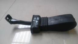 LIMITADOR PORTA DIANTEIRA DIREITA AUDI A4 2011