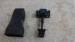 LIMITADOR PORTA TRASEIRA ESQUERDA VW JETTA 2012