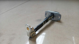 LIMITADOR PORTA TRASEIRO ESQUERDO NISSAN KICKS 2018 2019