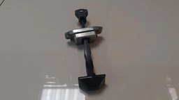 LIMITADOR PORTA TRASEIRA DIREITA NISSAN VERSA 2013