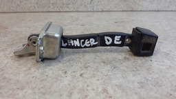 LIMITADOR PORTA D.E MITSUBISHI LANCER 2012 A 2013 ORIGINAL